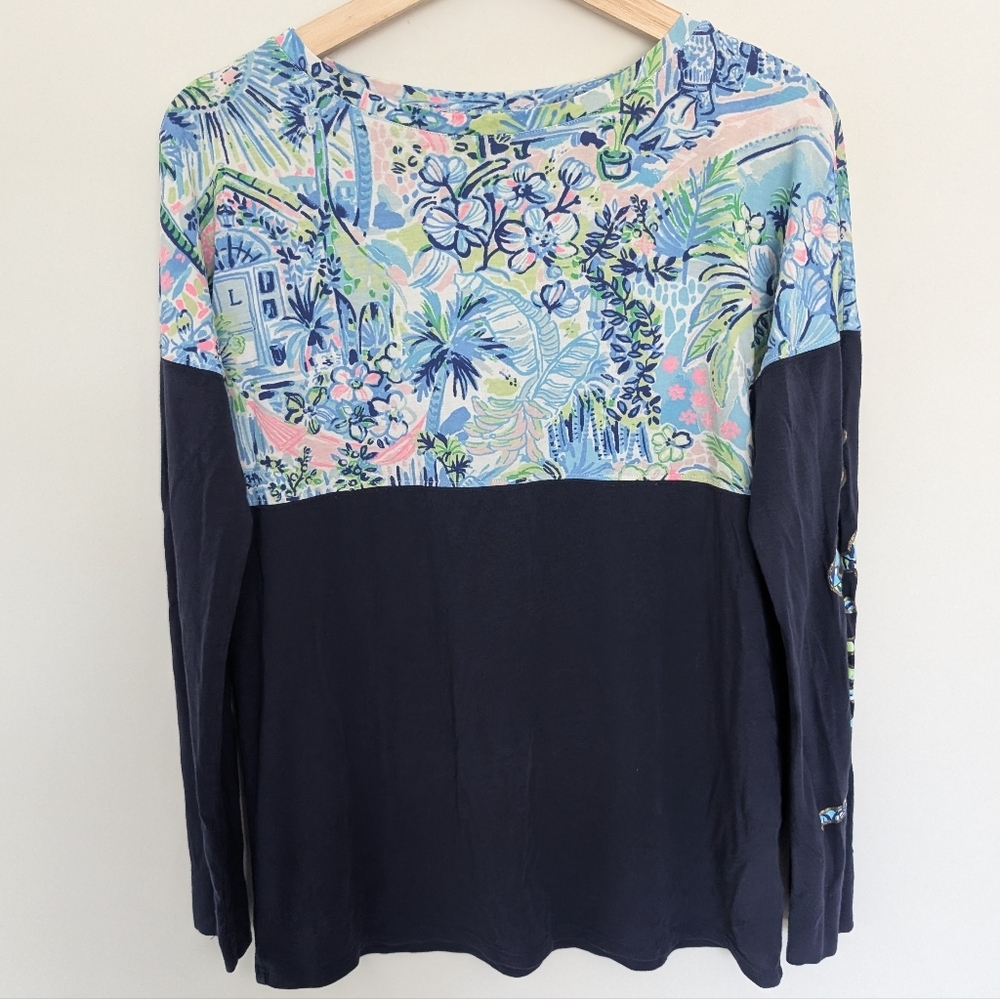 Lilly Pulitzer XS Finn Top Long Sleeve Blue Spellout Tropical Floral Beach
